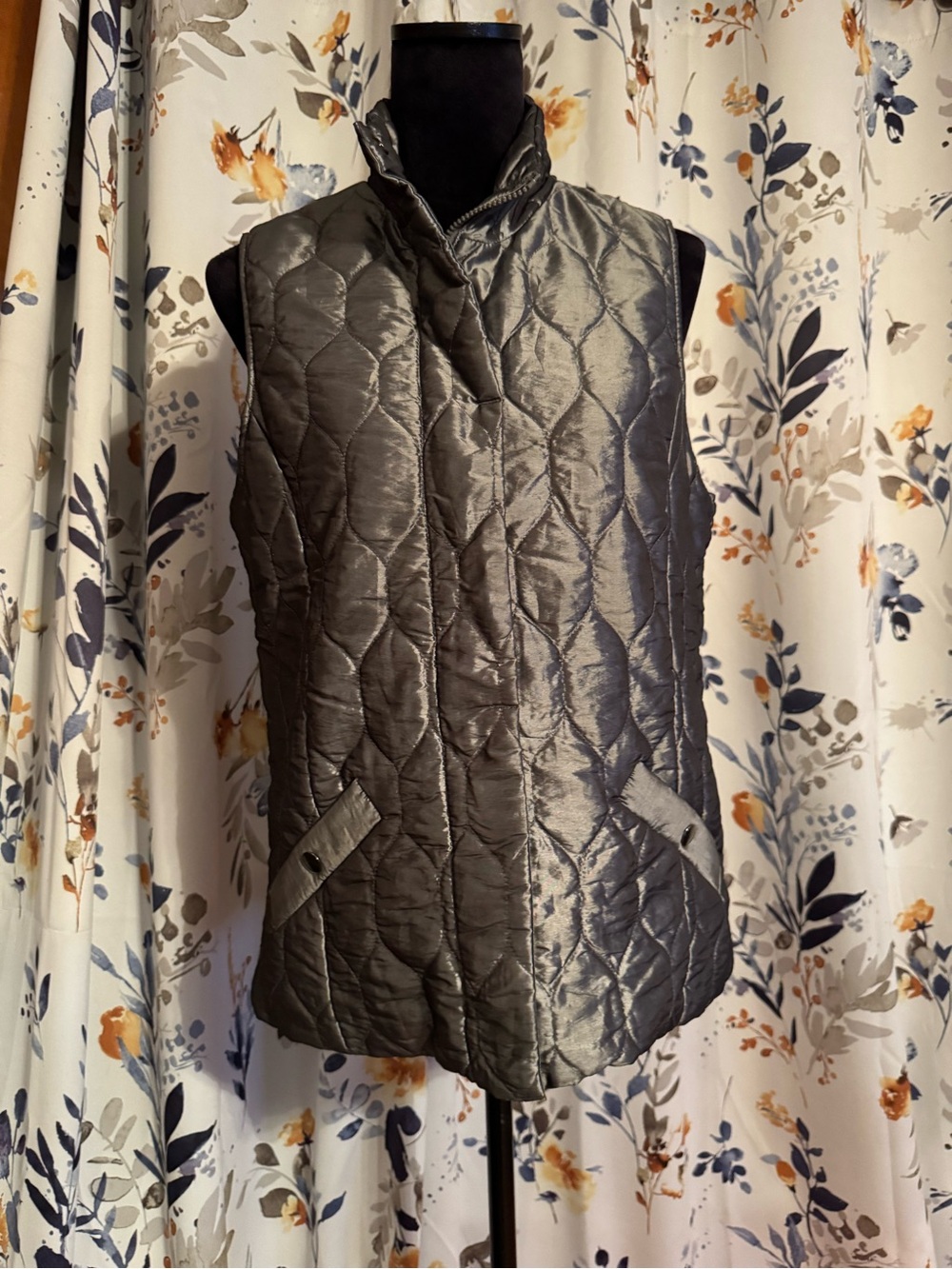 Jones New York Sport Quilted Sleeveless Vest in dk Gray Size Small B7